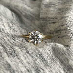 LIKE NEW 18K 1.76CT SOLITAIRE DIAMOND ENGAGEMENT RING
